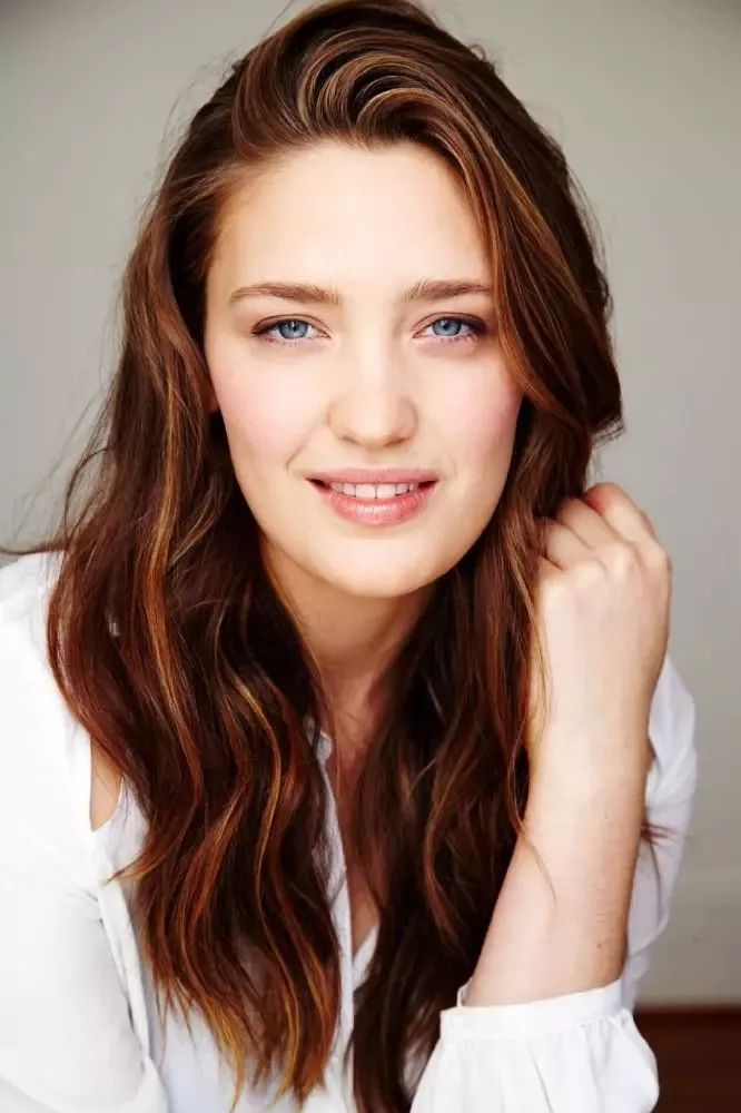 机器之血黑衣女