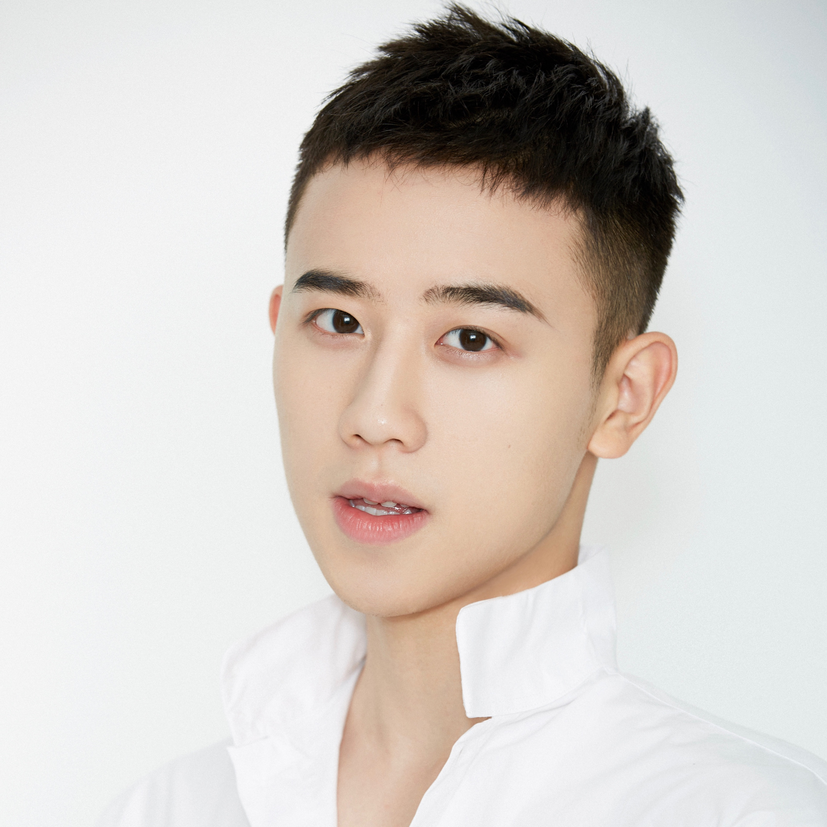 独家童话贾思文