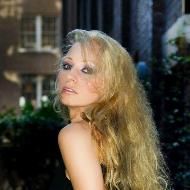 机器之血Femalemagician'sassistant