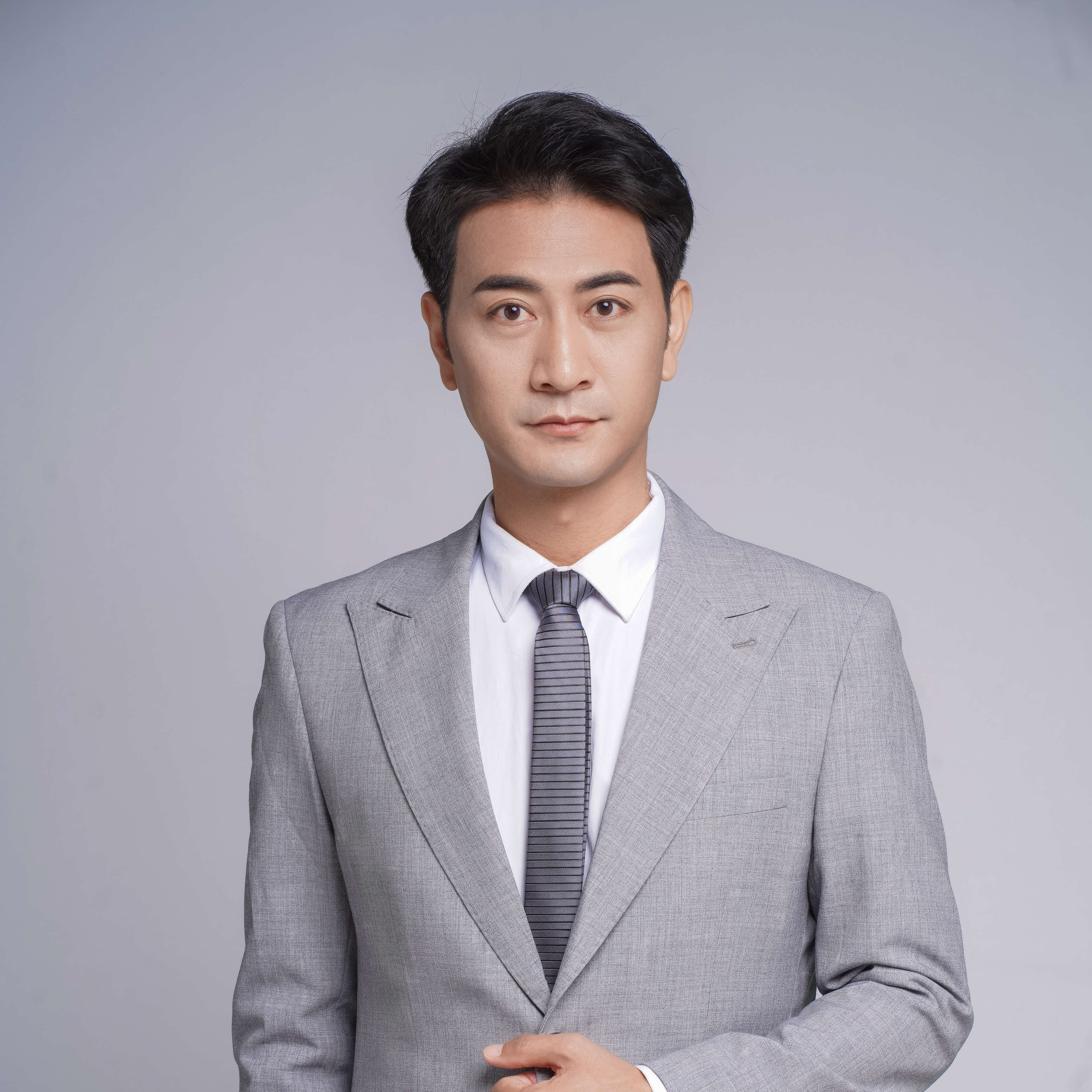 在下李佑朱大人